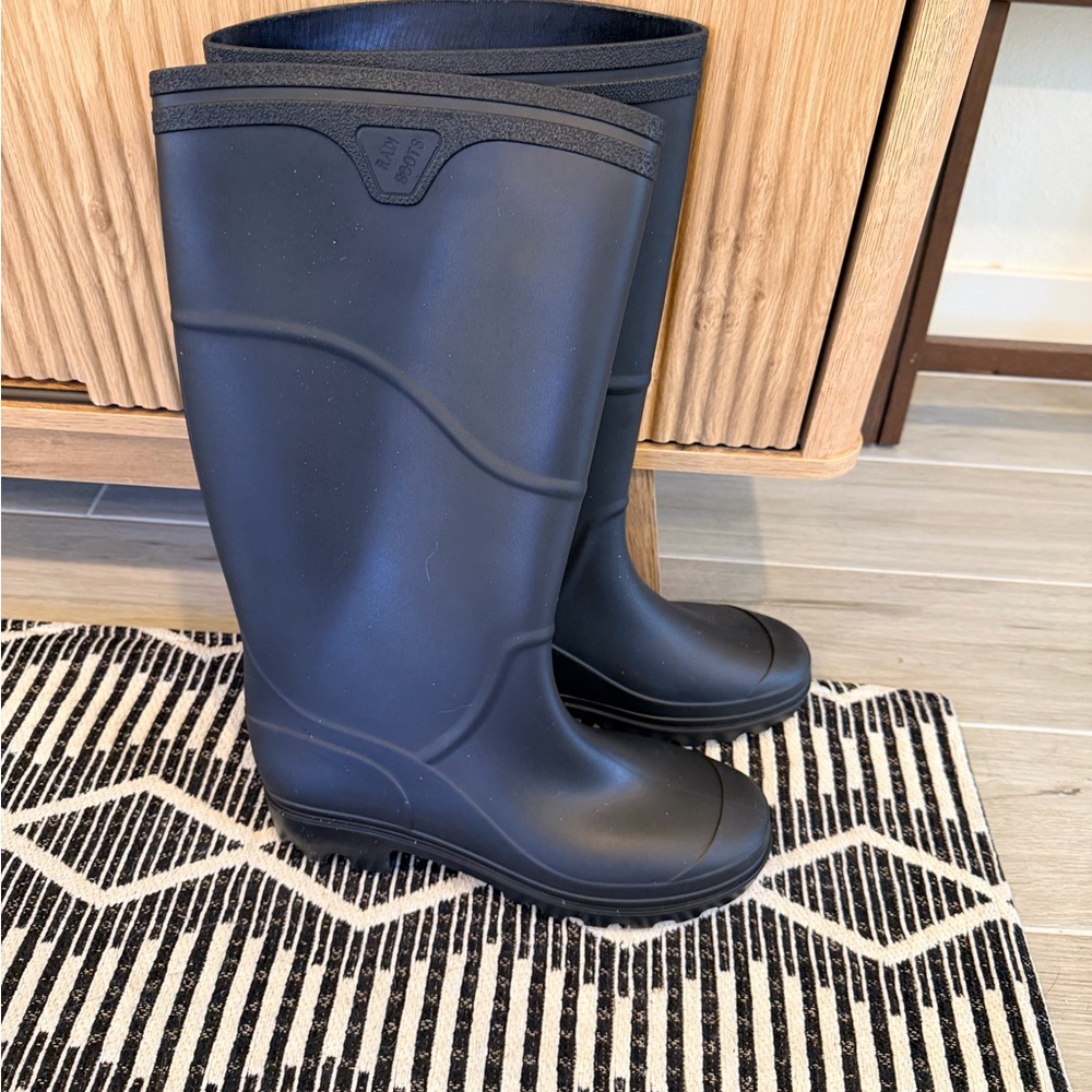 Men’s Black Rubber Rain Boots